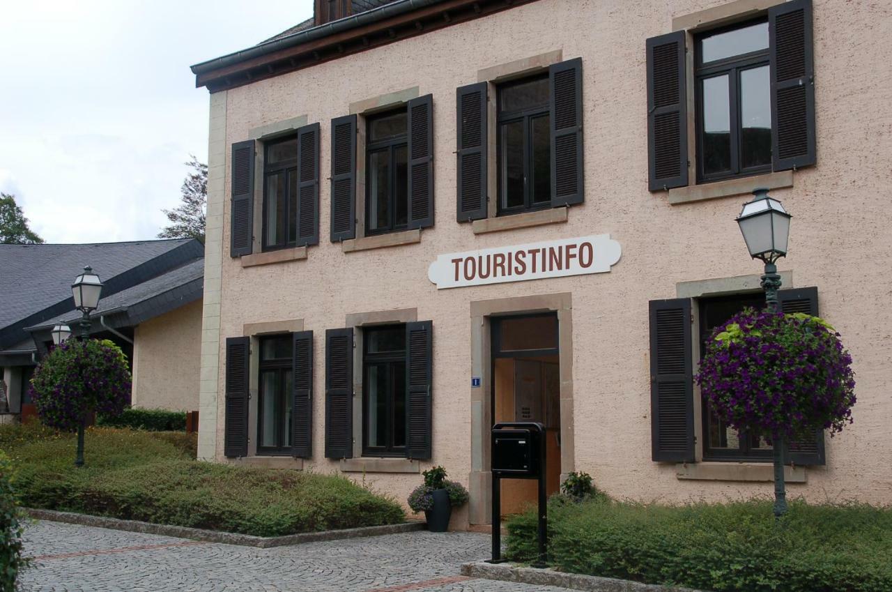 Hotel Péitche Lauer à Useldange Extérieur photo